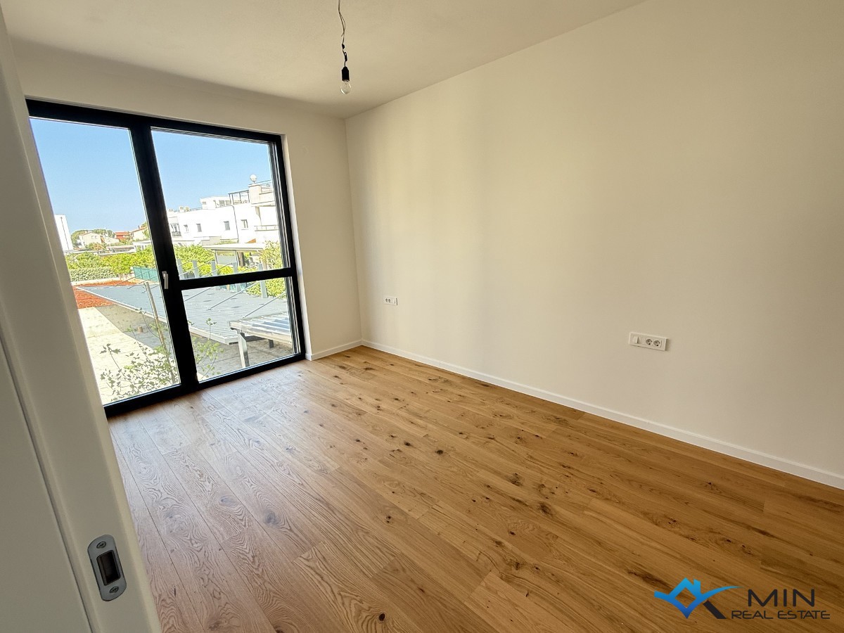Lussuoso appartamento con vista mare a Cittanova ( bA2 )