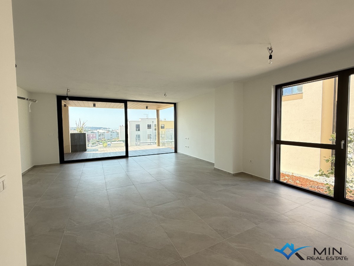 Lussuoso appartamento con vista mare a Cittanova ( bA2 )