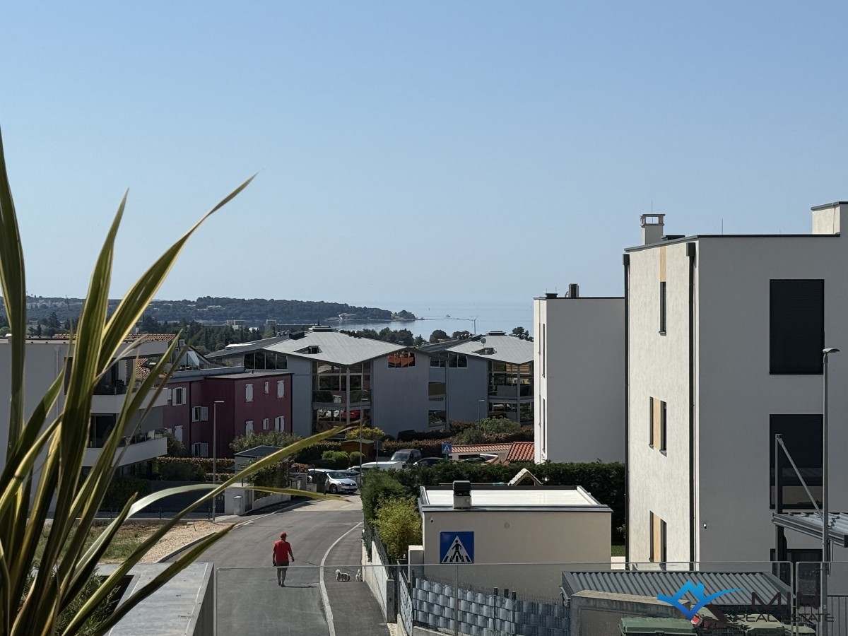 Lussuoso appartamento con vista mare a Cittanova ( bA2 )