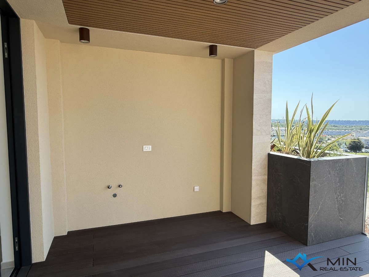 Lussuoso appartamento con vista mare a Cittanova ( bA2 )
