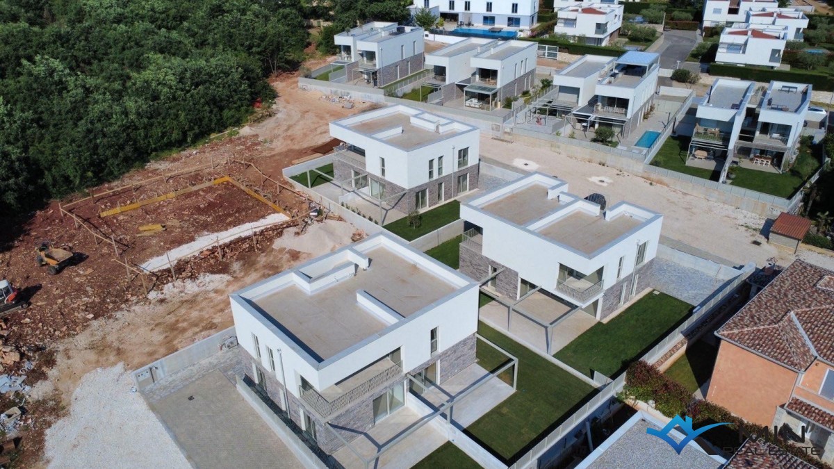Appartamento monolocale con terrazza sul tetto nelle vicinanze di Cittanova (17)