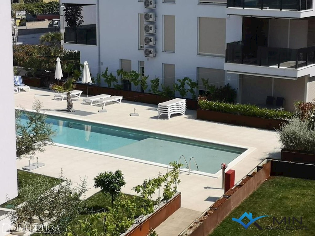 Appartamento nel residence Green Oasis con vista mare e piscina in comune a Cittanova