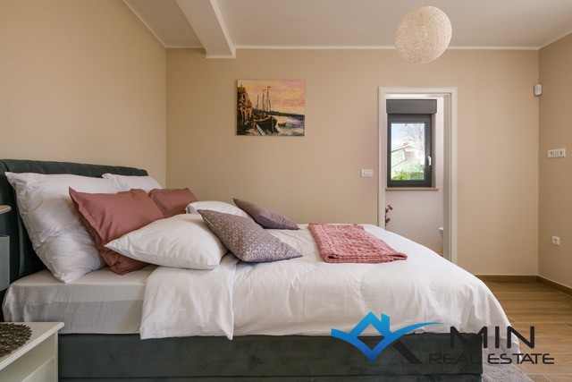 Villa indipendente con piscina vicino a Pola