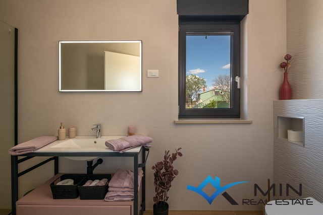 Villa indipendente con piscina vicino a Pola