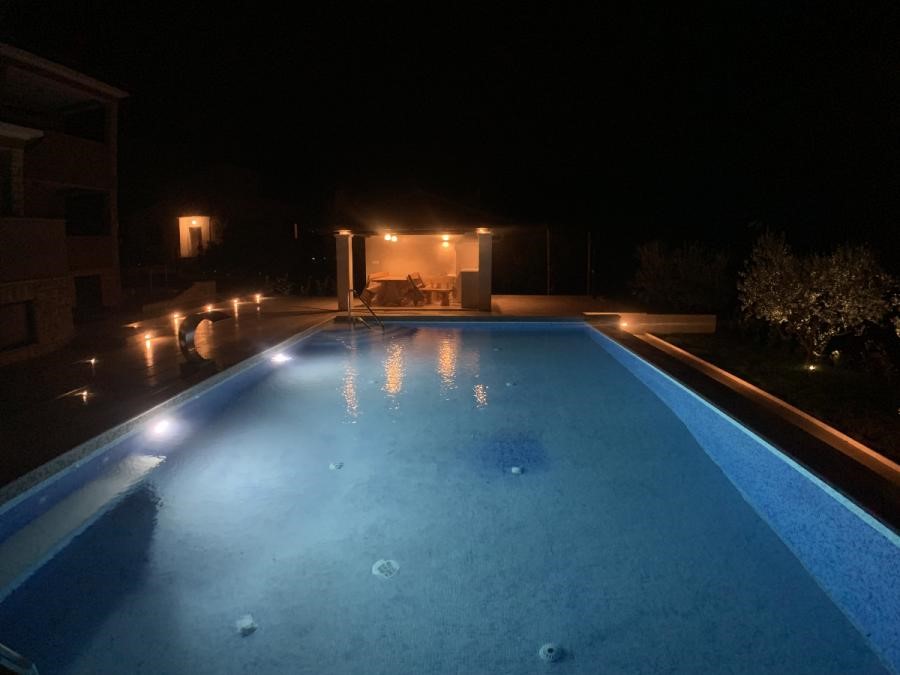 Spaziosa casa con piscina e 3 APP a Cittanova