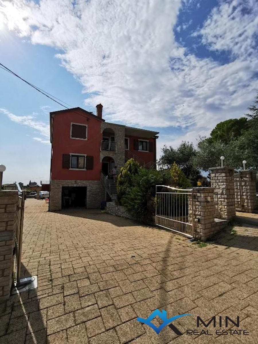 Casa con 2 appartamenti vicino a Cittanova