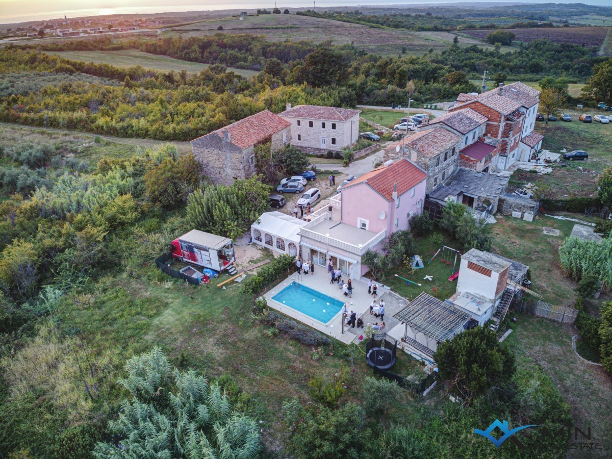 Casa con piscina e vista mare - Verteneglio