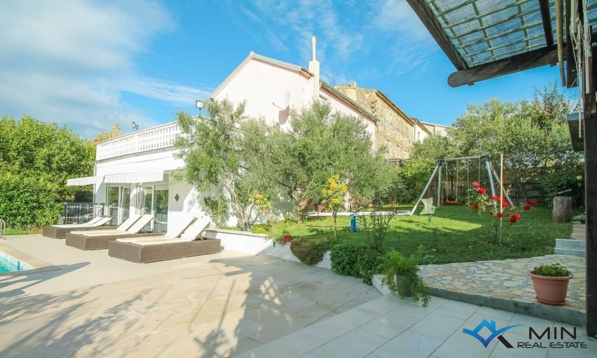 Casa con piscina e vista mare - Verteneglio