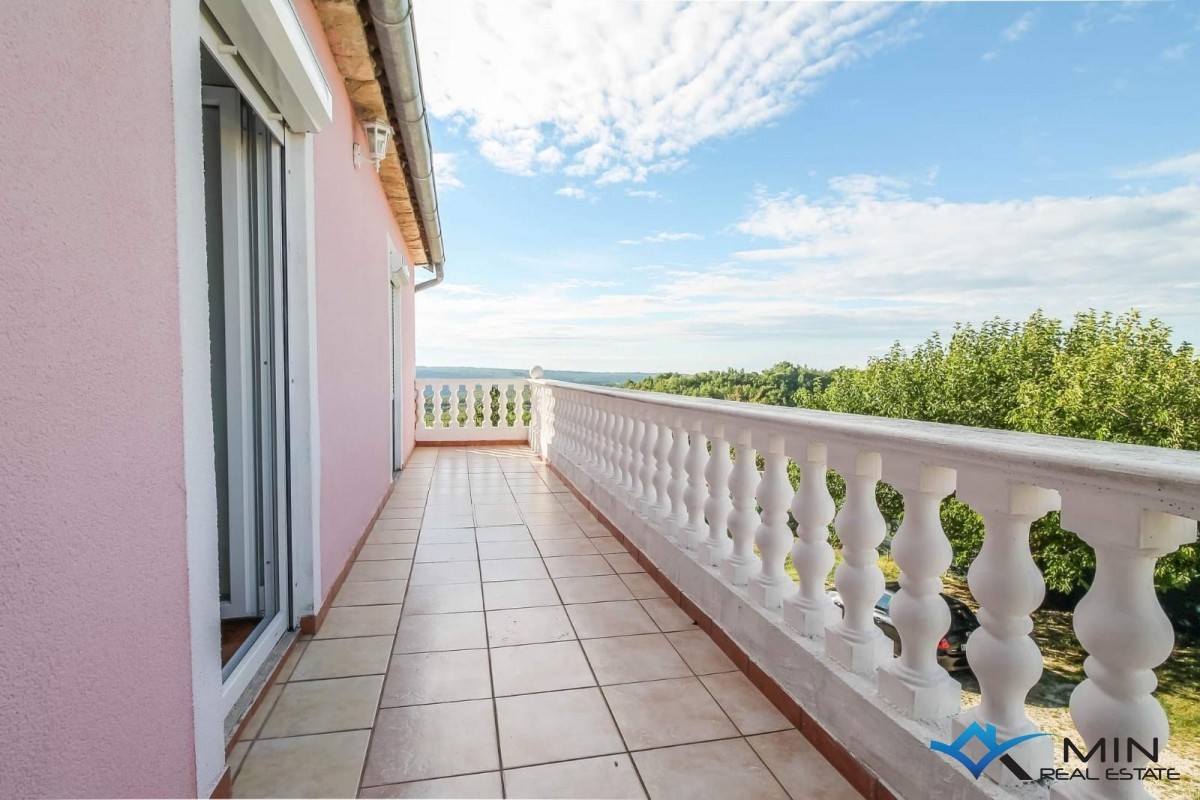 Casa con piscina e vista mare - Verteneglio