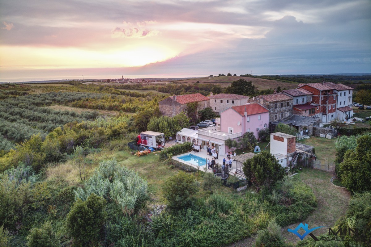 Casa con piscina e vista mare - Verteneglio