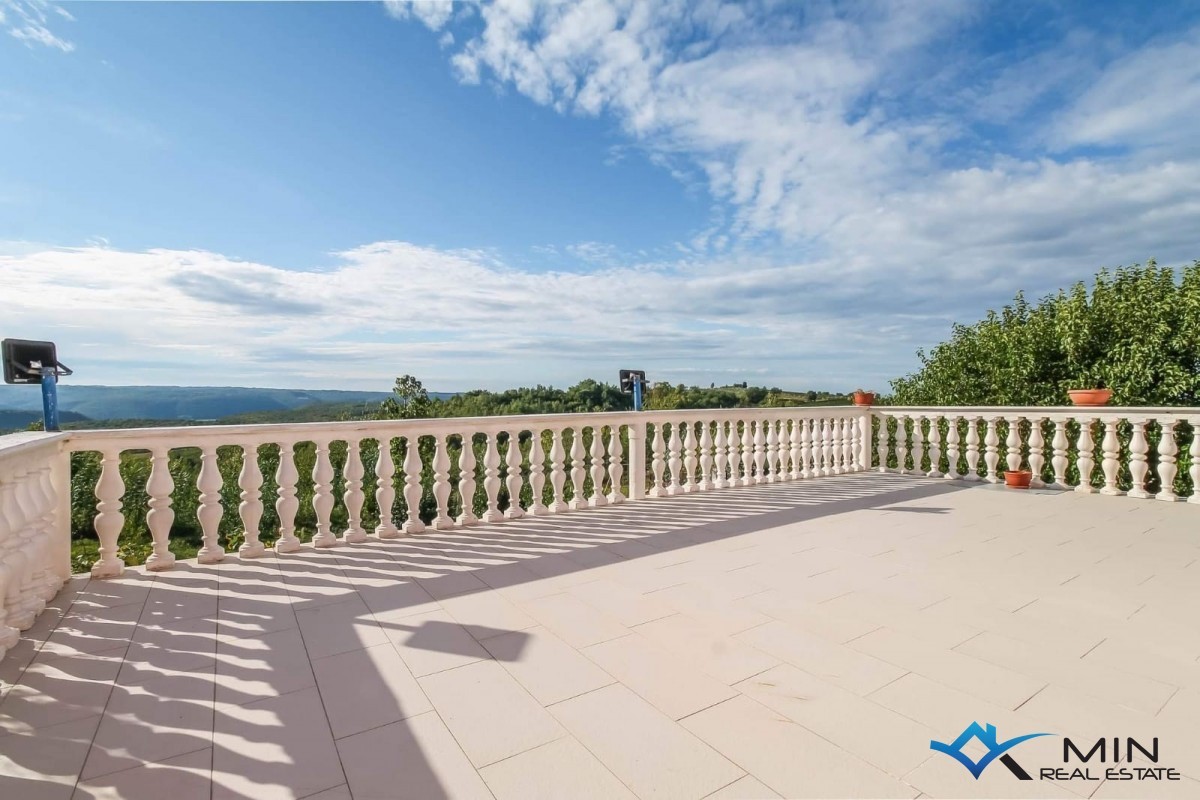 Casa con piscina e vista mare - Verteneglio