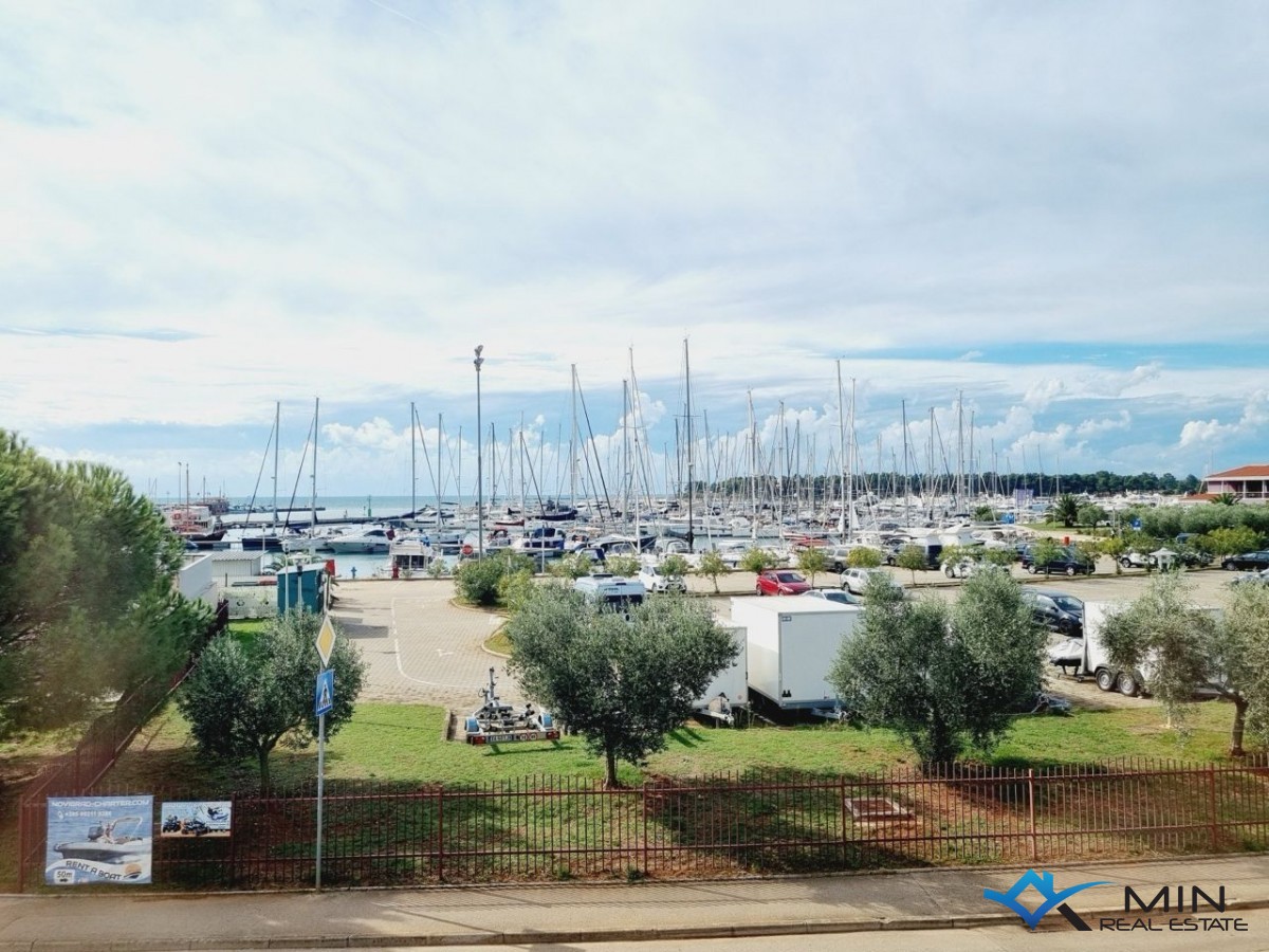 Appartamento con bellissima vista sul mare e sul porto turistico - Cittanova