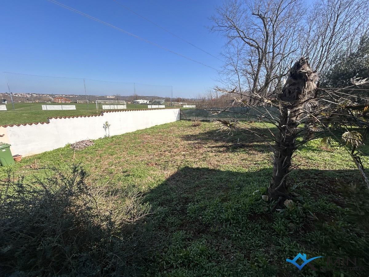 Casa con ampio giardino vicino a Umago