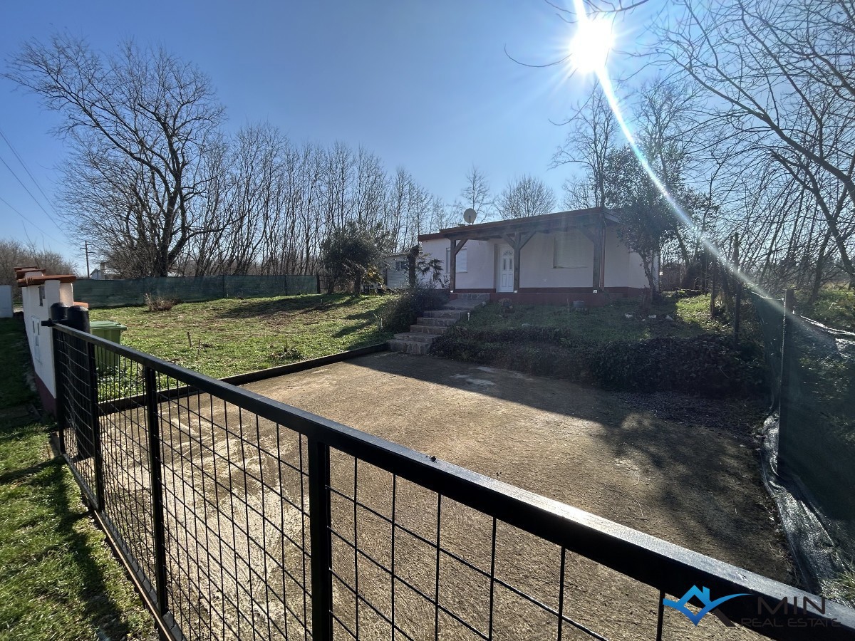 Casa con ampio giardino vicino a Umago