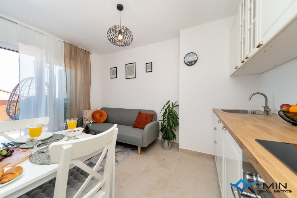Appartamento con vista mare in ottima posizione a Cittanova