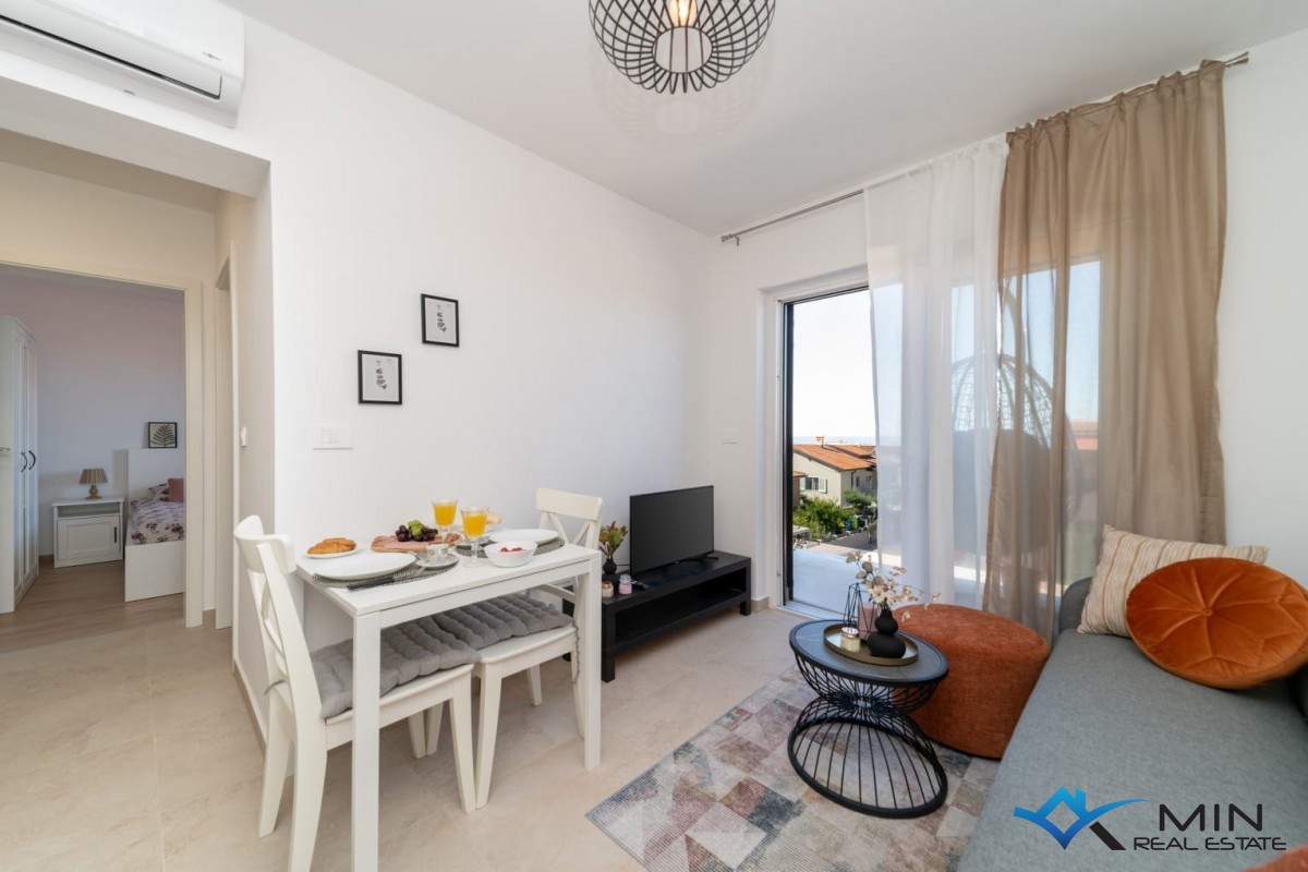 Appartamento con vista mare in ottima posizione a Cittanova