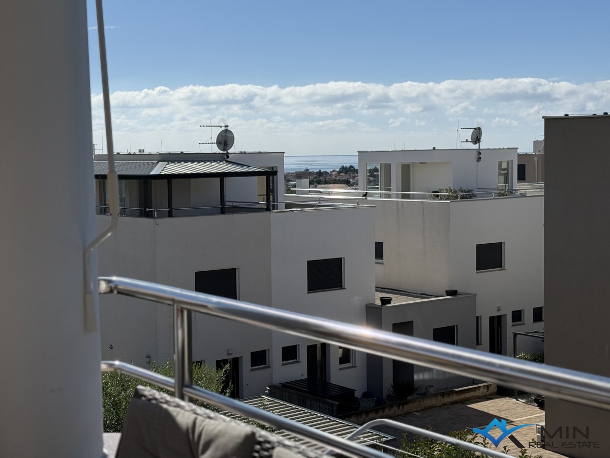 Spazioso appartamento con vista mare a Cittanova