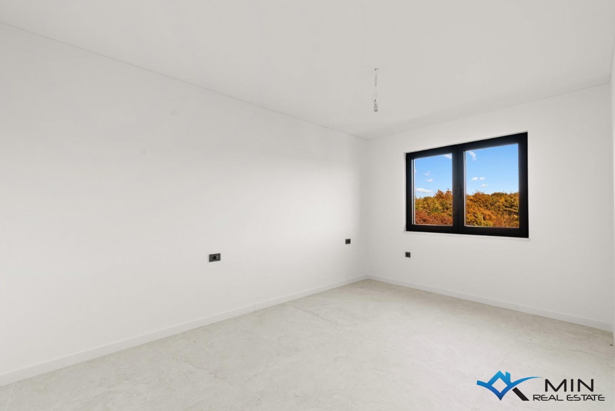 Grazioso attico con terrazza sul tetto nelle vicinanze di Parenzo