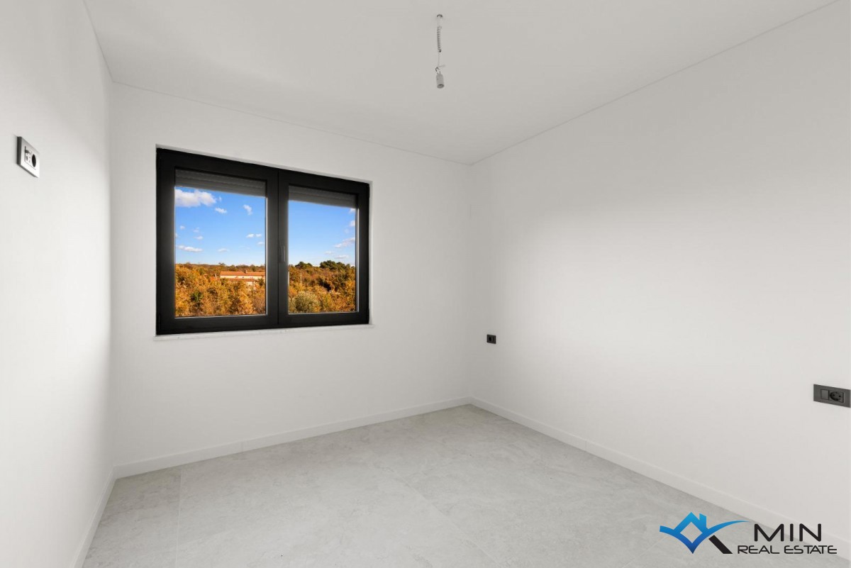 Grazioso attico con terrazza sul tetto nelle vicinanze di Parenzo