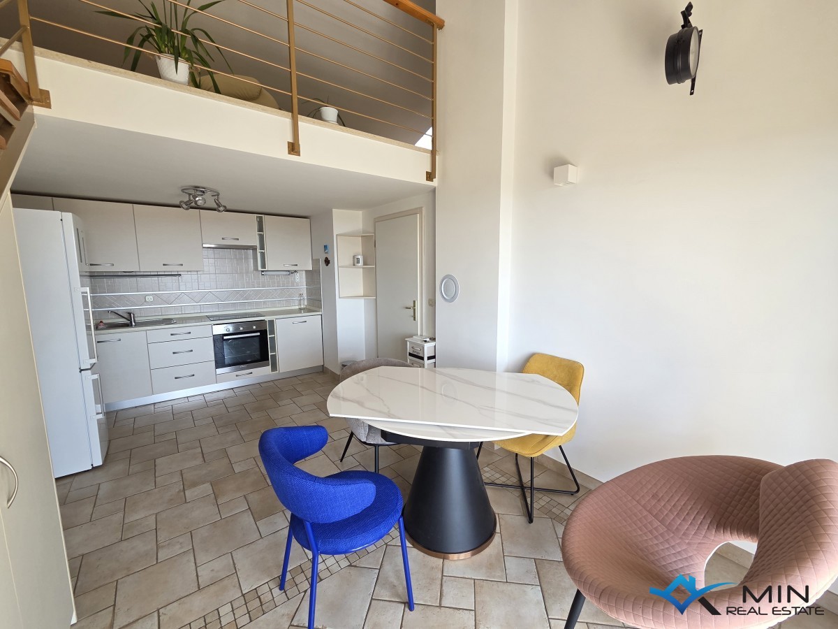 Appartamento con splendida vista mare a Novigrad