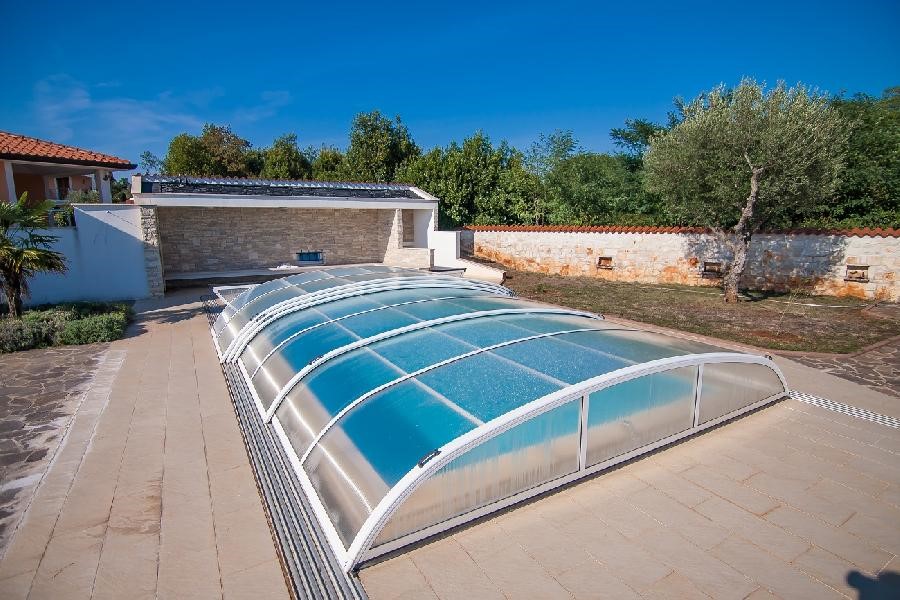 Casa con Piscina e Giardino - Umago