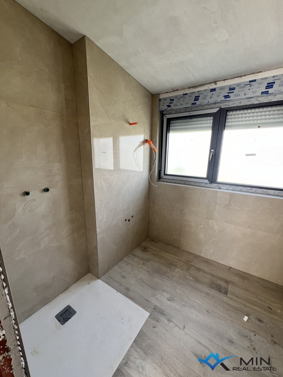 Appartamento moderno con giardino - Lovrečica (E1)