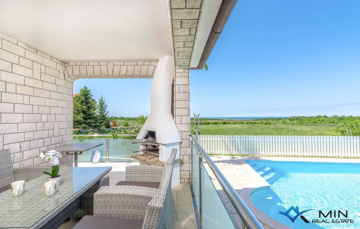 Casa indipendente con piscina a Cittanova