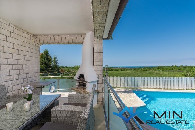 Casa indipendente con piscina a Cittanova