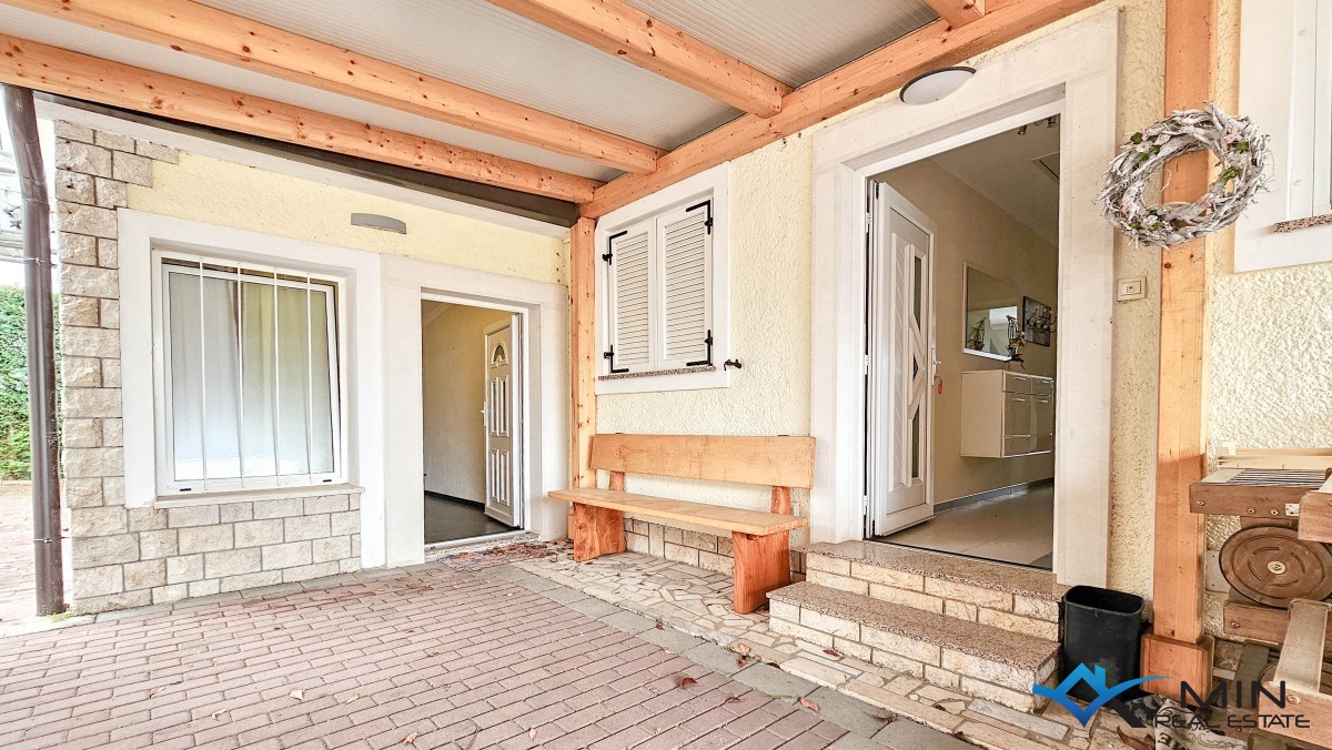 Casa indipendente con piscina a Cittanova