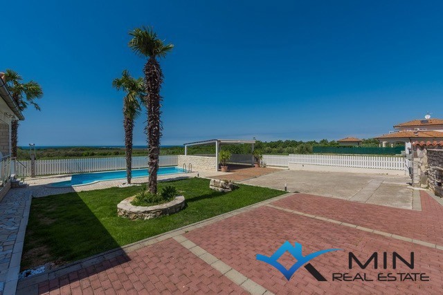 Casa indipendente con piscina a Cittanova