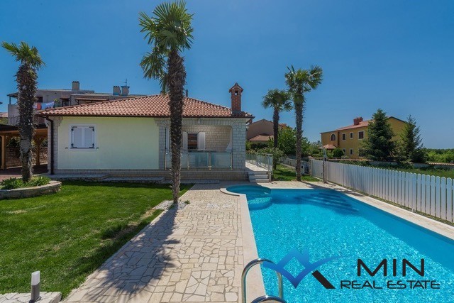 Casa indipendente con piscina a Cittanova