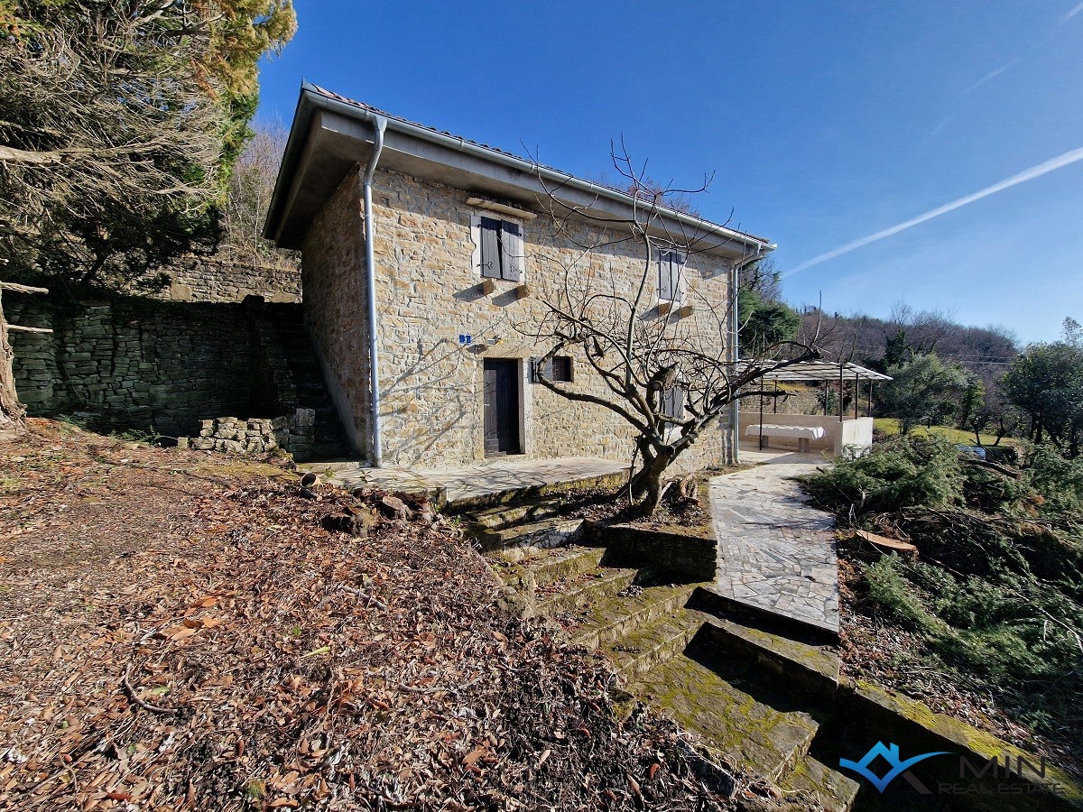 Casa indipendente in pietra a Grisignana