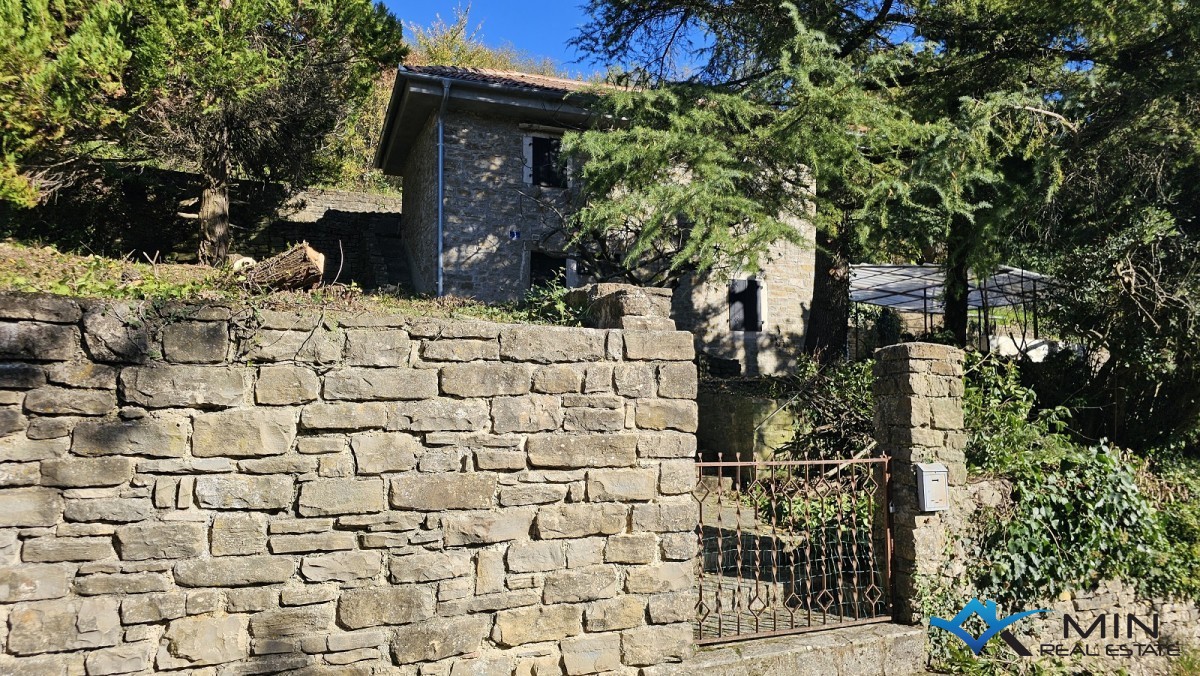 Casa indipendente in pietra a Grisignana
