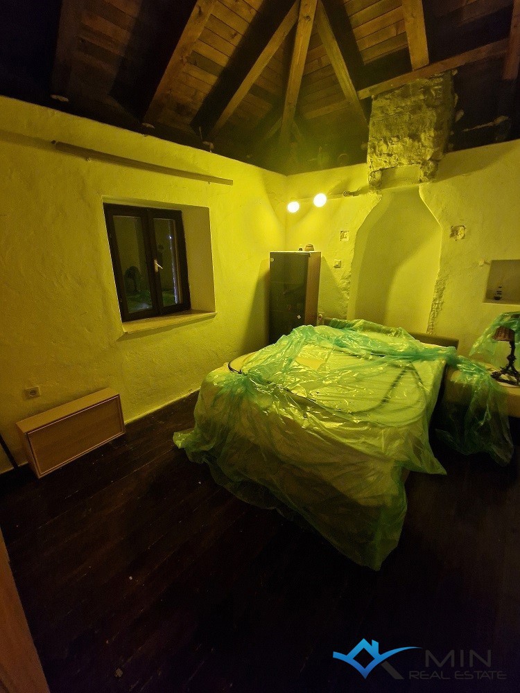 Casa indipendente in pietra a Grisignana