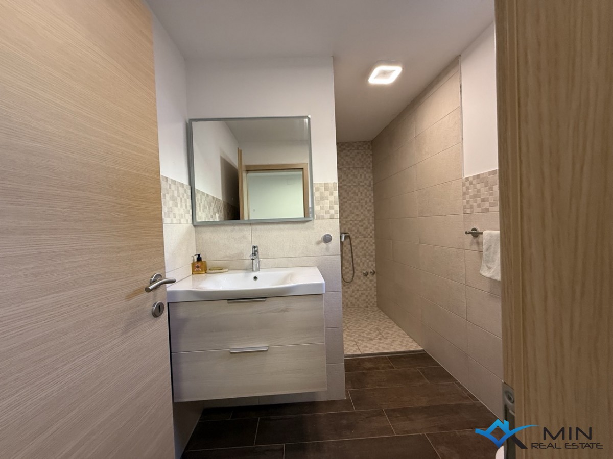 Casa indipendente con ampio giardino a Cittanova