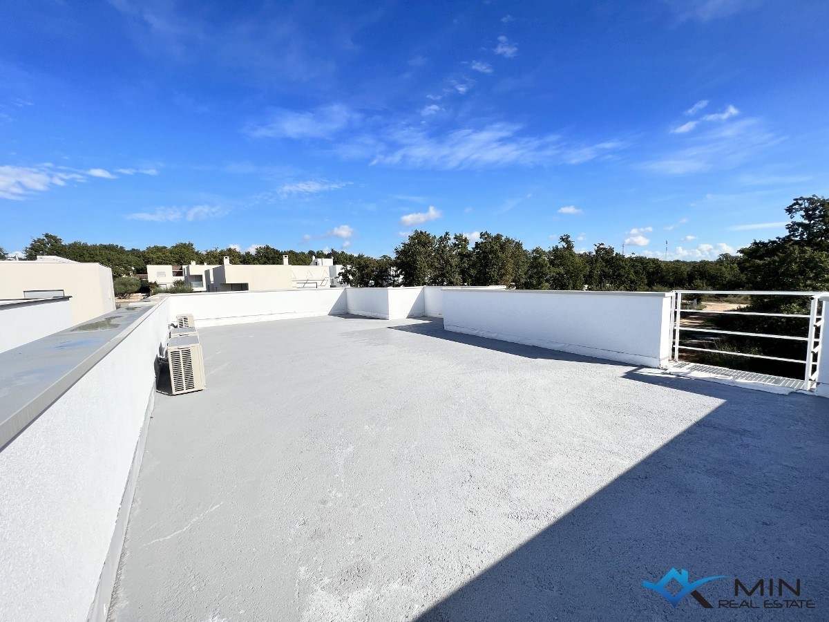 Casa con terrazza sul tetto vicino al mare - Cittanova