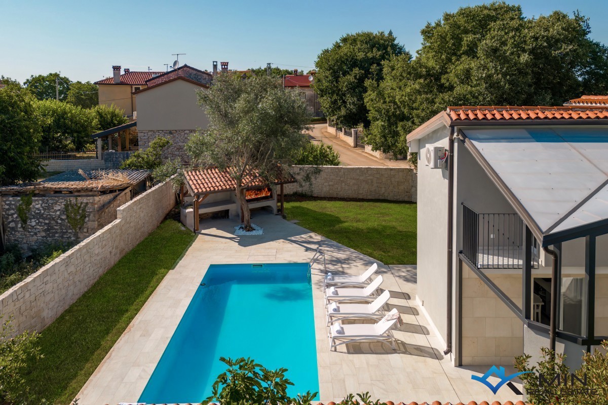 Casa indipendente con piscina vicino a Cittanova