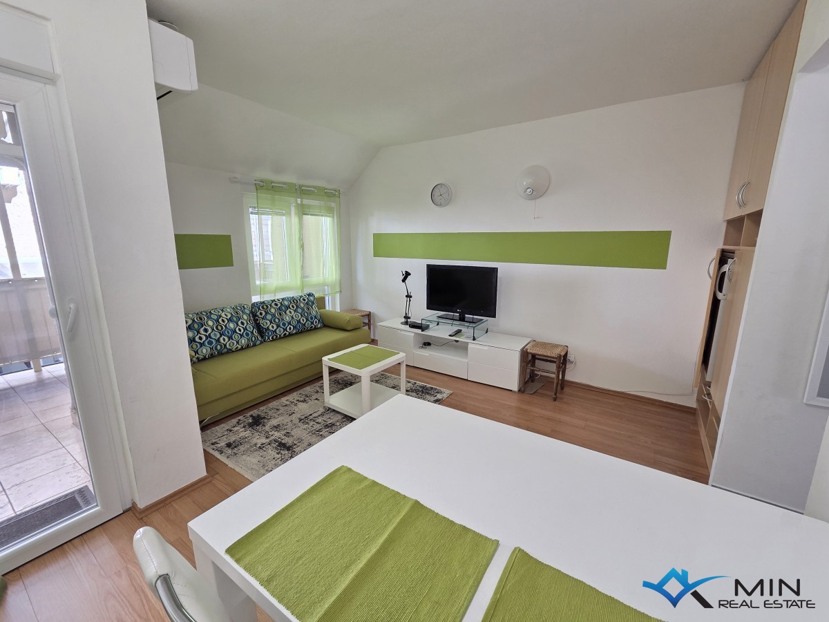 Appartamento con 2 terrazze e vista mare a Novigrad