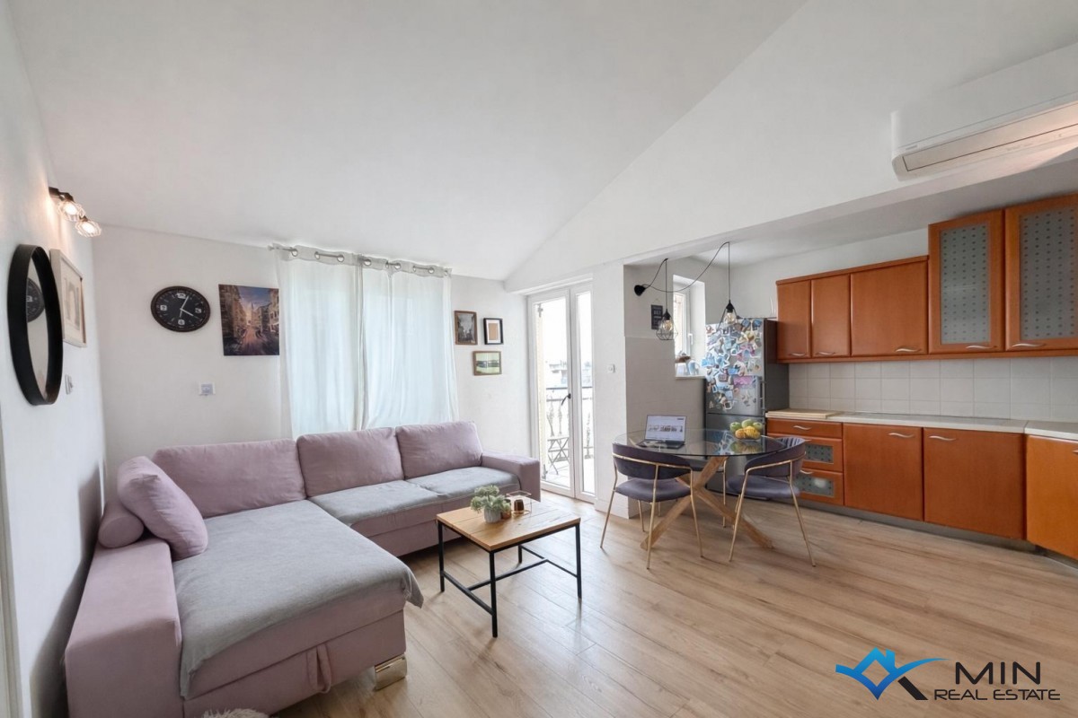 Splendido appartamento arredato con gusto a Novigrad