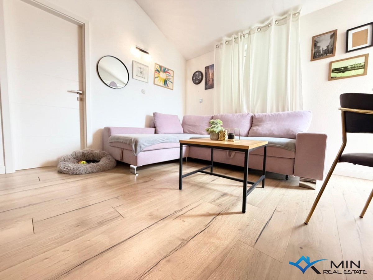 Splendido appartamento arredato con gusto a Novigrad