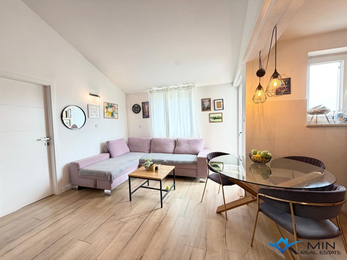 Splendido appartamento arredato con gusto a Novigrad