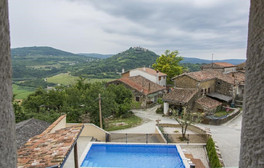 Casa in pietra ristrutturata con piscina - Montona