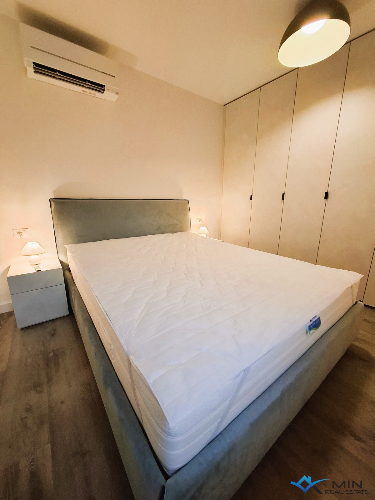 Appartamento con giardino, prima fila al mare a Cittanova