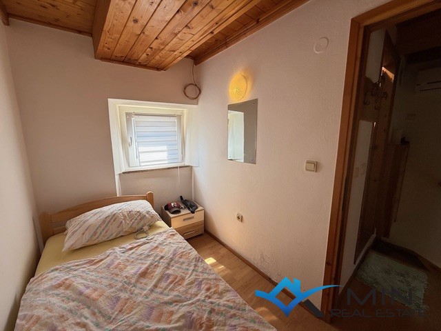 Casa a schiera in pietra con 2 appartamenti a Verteneglio