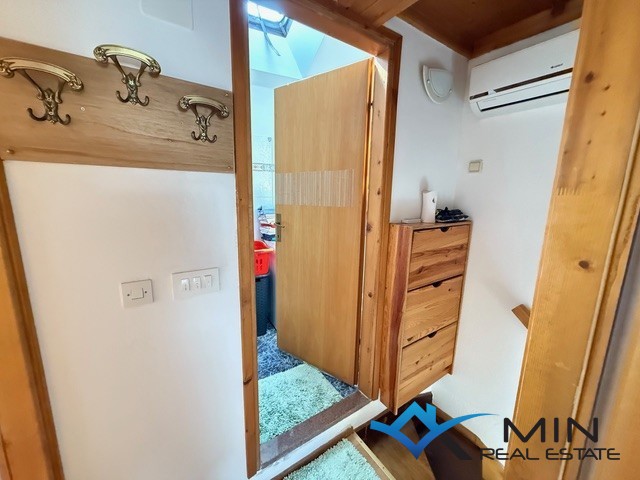 Casa a schiera in pietra con 2 appartamenti a Verteneglio