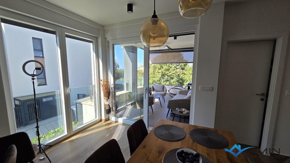 Moderno appartamento con vista mare a Cittanova