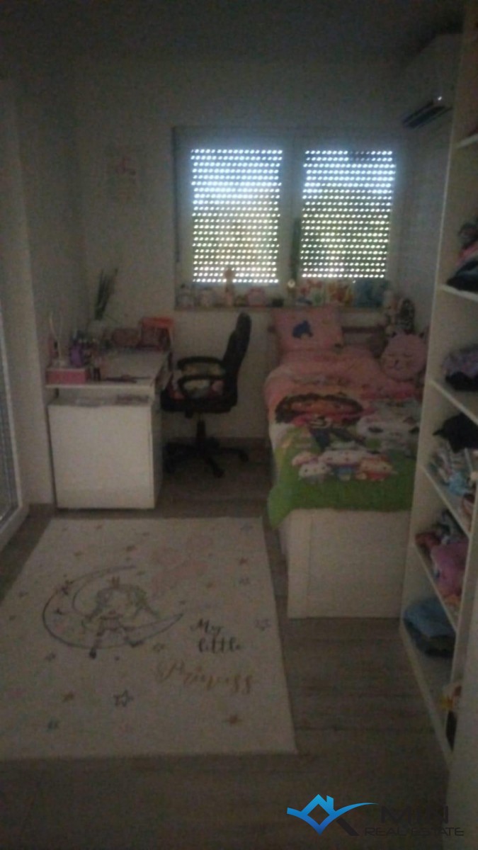 Confortevole appartamento con 3 camere da letto a Novigrad