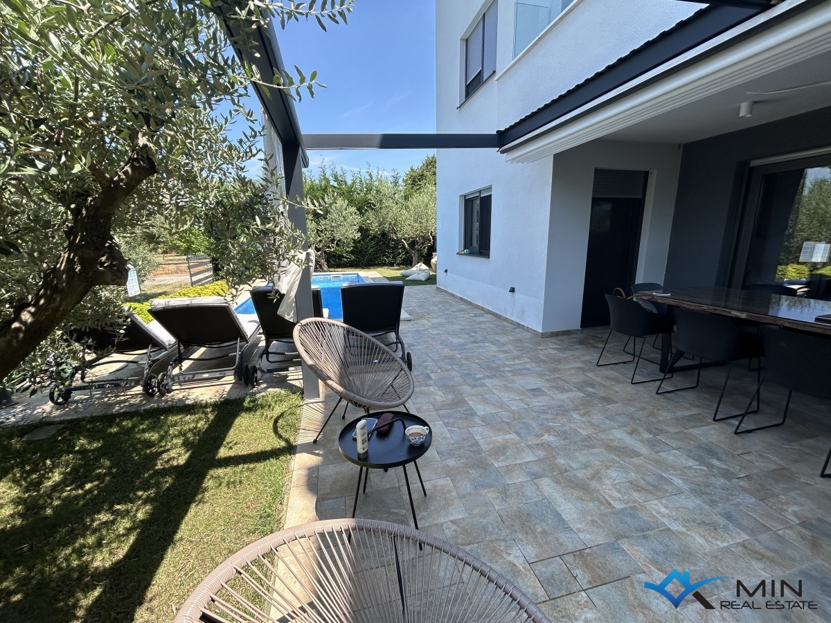 Appartamento splendidamente arredato con piscina a Cittanova