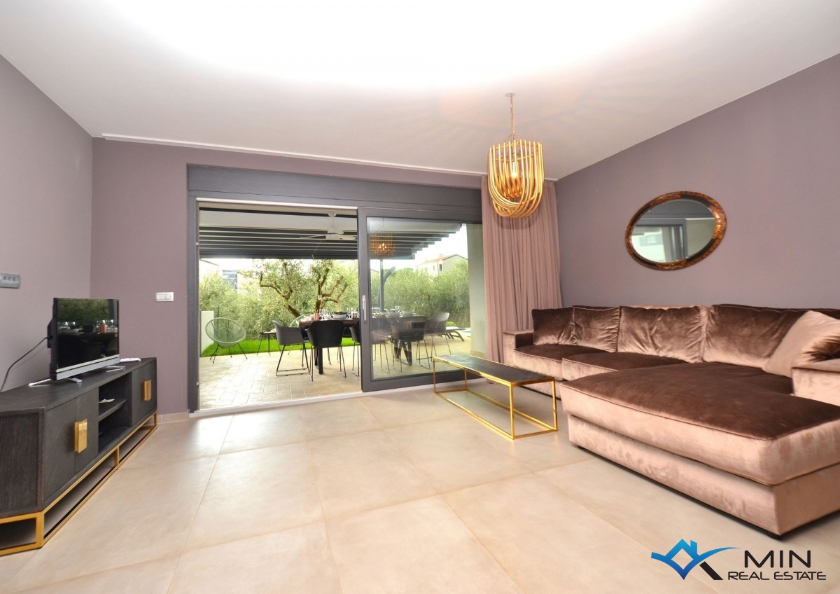 Appartamento splendidamente arredato con piscina a Cittanova