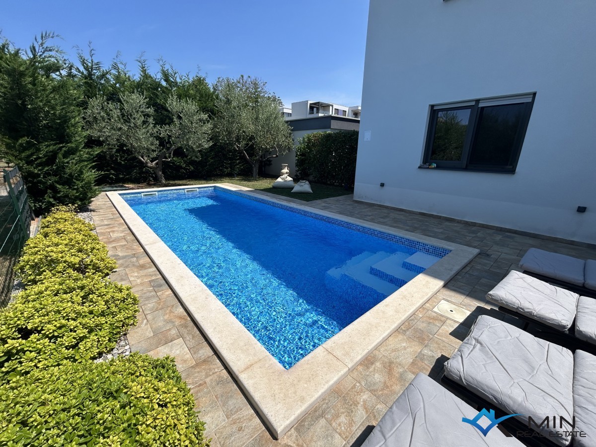 Appartamento splendidamente arredato con piscina a Cittanova